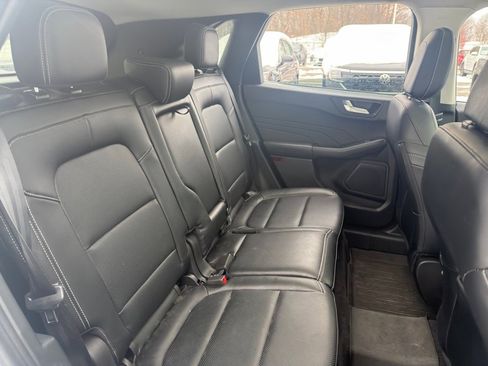 Used 2022 Ford Escape Titanium w/ Class II Trailer Tow Package image 27