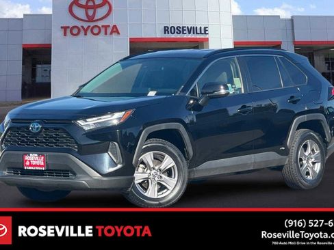 Certified 2022 Toyota RAV4 XLE AWD/4WD image 1