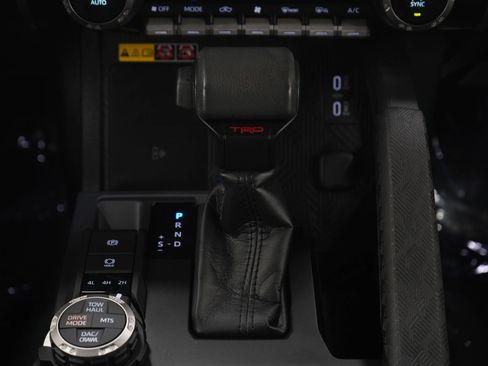 Used 2024 Toyota Tacoma TRD Sport AWD/4WD image 20