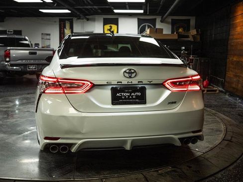 Used 2020 Toyota Camry XSE image 6