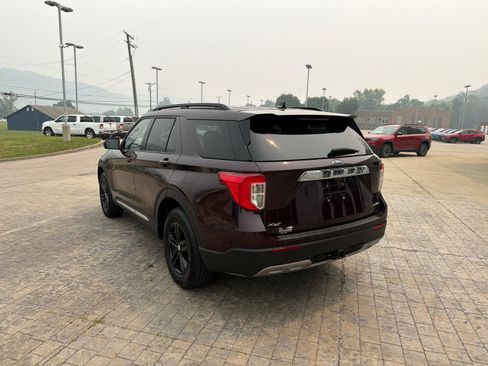 Used 2023 Ford Explorer XLT w/ Equipment Group 202A AWD/4WD image 6