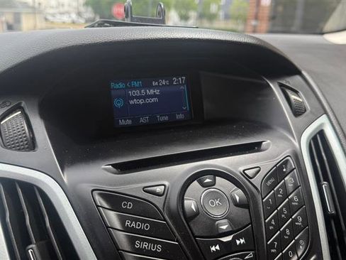 Used 2012 Ford Focus SE FWD image 30