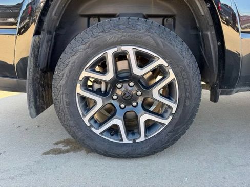Used 2025 RAM 1500 Laramie AWD/4WD image 10