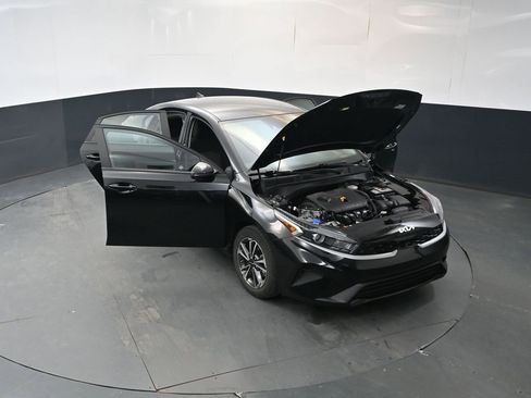 Used 2023 Kia Forte LXS w/ LXS Technology Package FWD image 17