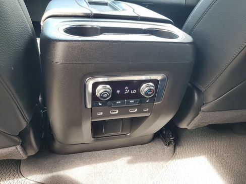 Used 2024 GMC Yukon Denali w/ Advanced Technology Package AWD/4WD image 16