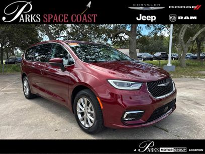 Used 2023 Chrysler Pacifica Touring-L