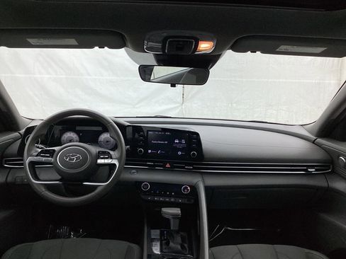 Used 2021 Hyundai Elantra SEL w/ Convenience + Premium Package FWD image 28