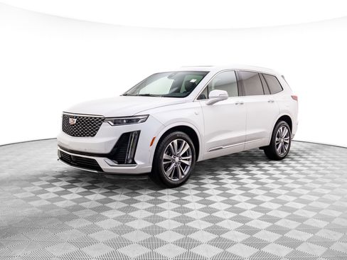 Certified 2024 Cadillac XT6 Premium Luxury w/ Platinum Package image 3