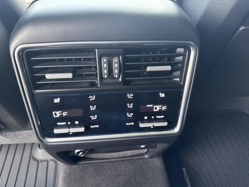 Used 2019 Porsche Cayenne Turbo AWD/4WD image 13