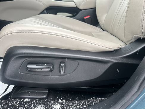 Used 2024 Honda HR-V EX-L image 16