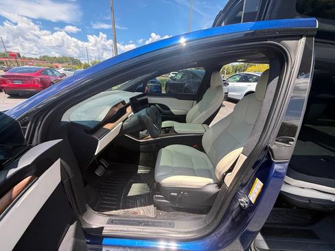 Used 2023 Tesla Model X AWD/4WD image 9