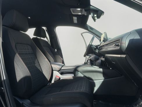 Used 2025 Honda HR-V Sport image 25