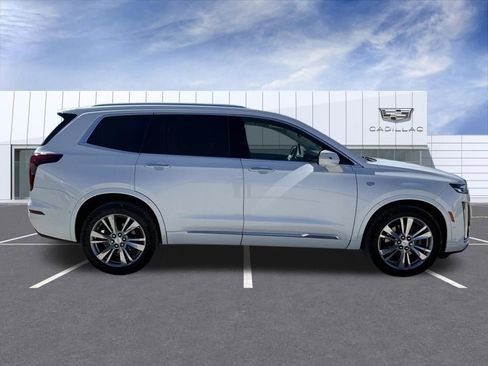 Certified 2023 Cadillac XT6 Premium Luxury w/ Technology Package image 2