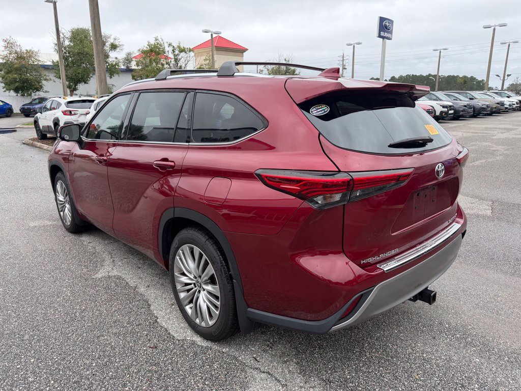 Used 2023 Toyota Highlander Platinum FWD image 7