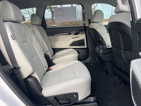 New 2025 Kia Telluride S image 15