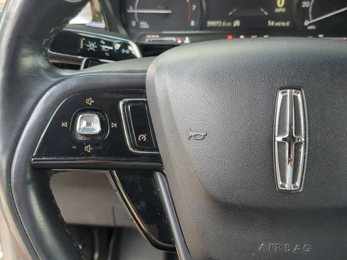Used 2022 Lincoln Corsair AWD w/ Premium Package image 13