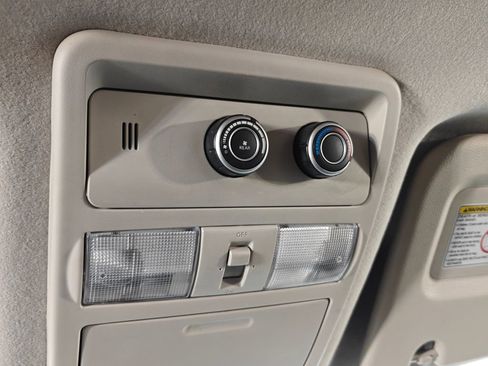 Used 2019 Nissan NV 3500 SL image 35