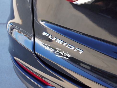 Used 2019 Ford Fusion SE image 17