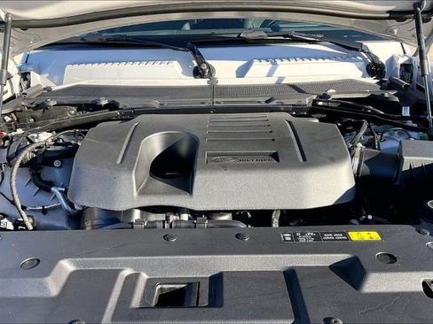 New 2026 Land Rover Defender 110 X-Dynamic SE image 13