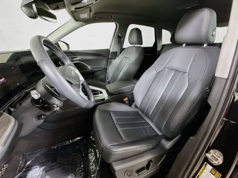 Certified 2025 Audi Q5 Premium w/ Convenience Package AWD/4WD image 5