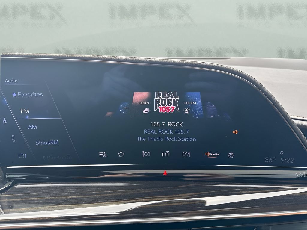 Used 2022 Cadillac Escalade Premium Luxury RWD image 21