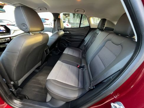 Used 2025 Chevrolet Trax LT w/ LT Convenience Package image 23