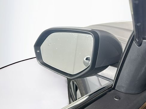 Used 2025 Volkswagen Atlas SE image 16