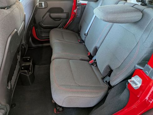 Used 2025 Jeep Wrangler Unlimited Rubicon w/ Convenience Group image 21