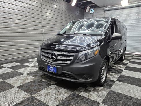 Used 2018 Mercedes-Benz Metris Passenger image 40