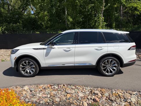 New 2026 Lincoln Aviator Reserve AWD/4WD image 2