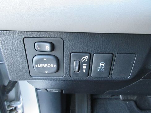 Used 2013 Toyota RAV4 XLE image 23