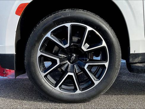 Used 2024 Chevrolet Tahoe RST w/ Luxury Package AWD/4WD image 31