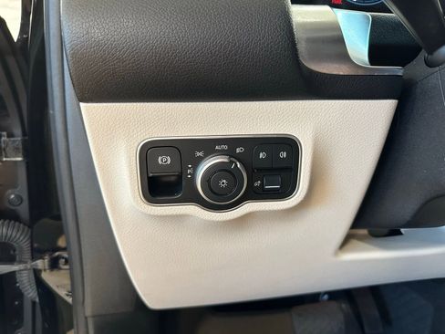 Used 2020 Mercedes-Benz GLB 250 image 23