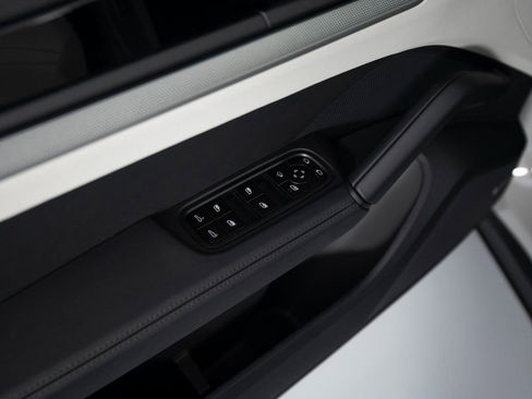 New 2026 Porsche Cayenne S image 14