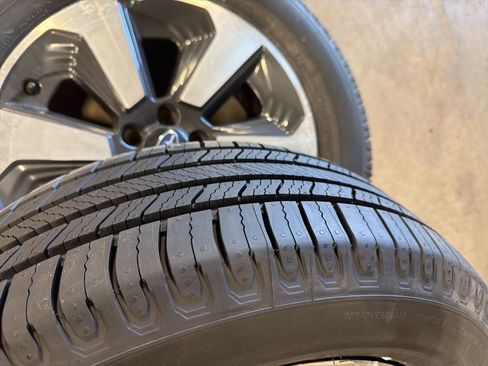 Used 2017 Subaru Forester 2.5i Premium w/ All-Weather Package image 6