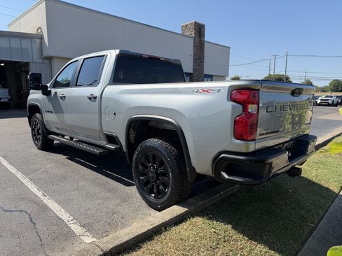 Used 2024 Chevrolet Silverado 2500 Custom w/ Custom Value Package AWD/4WD image 5
