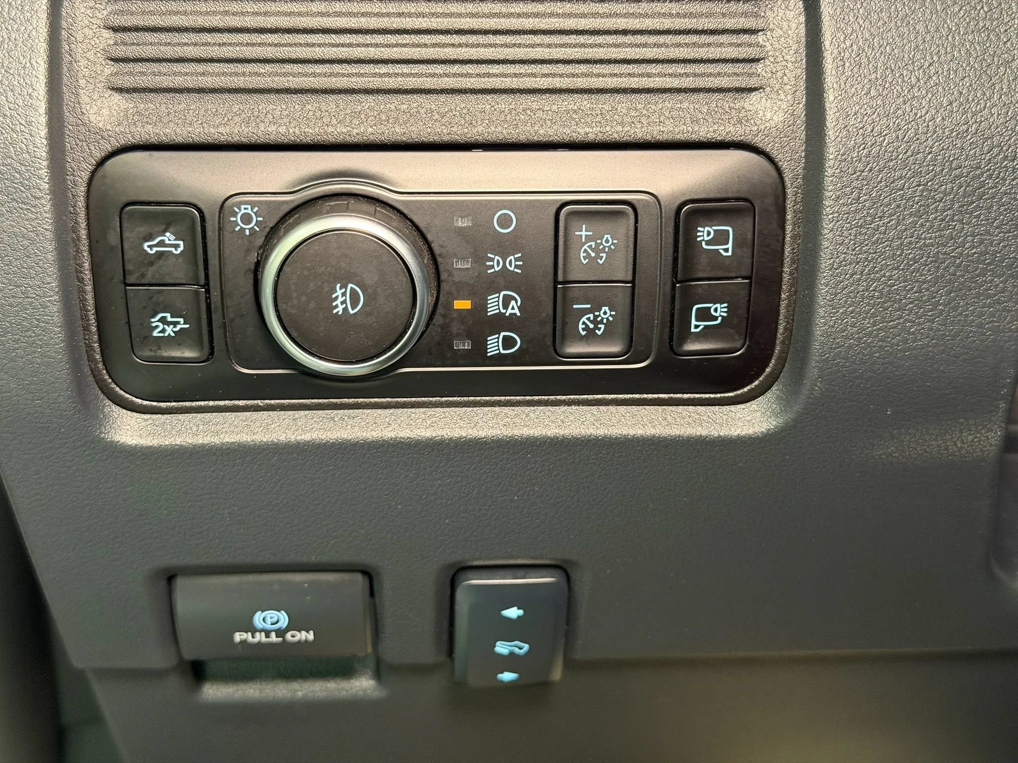 Used 2026 Ford F350 Lariat AWD/4WD image 32