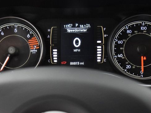 Used 2019 Jeep Cherokee Latitude Plus image 19