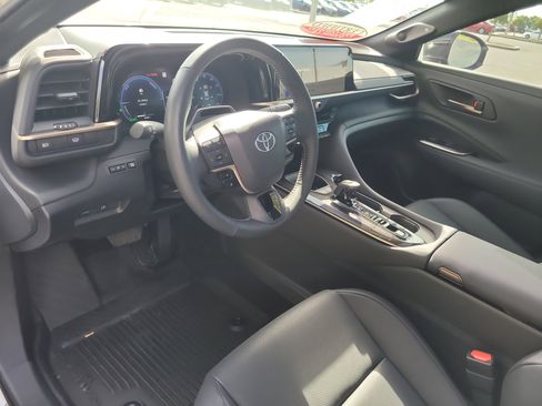 Used 2026 Toyota Crown AWD/4WD image 18