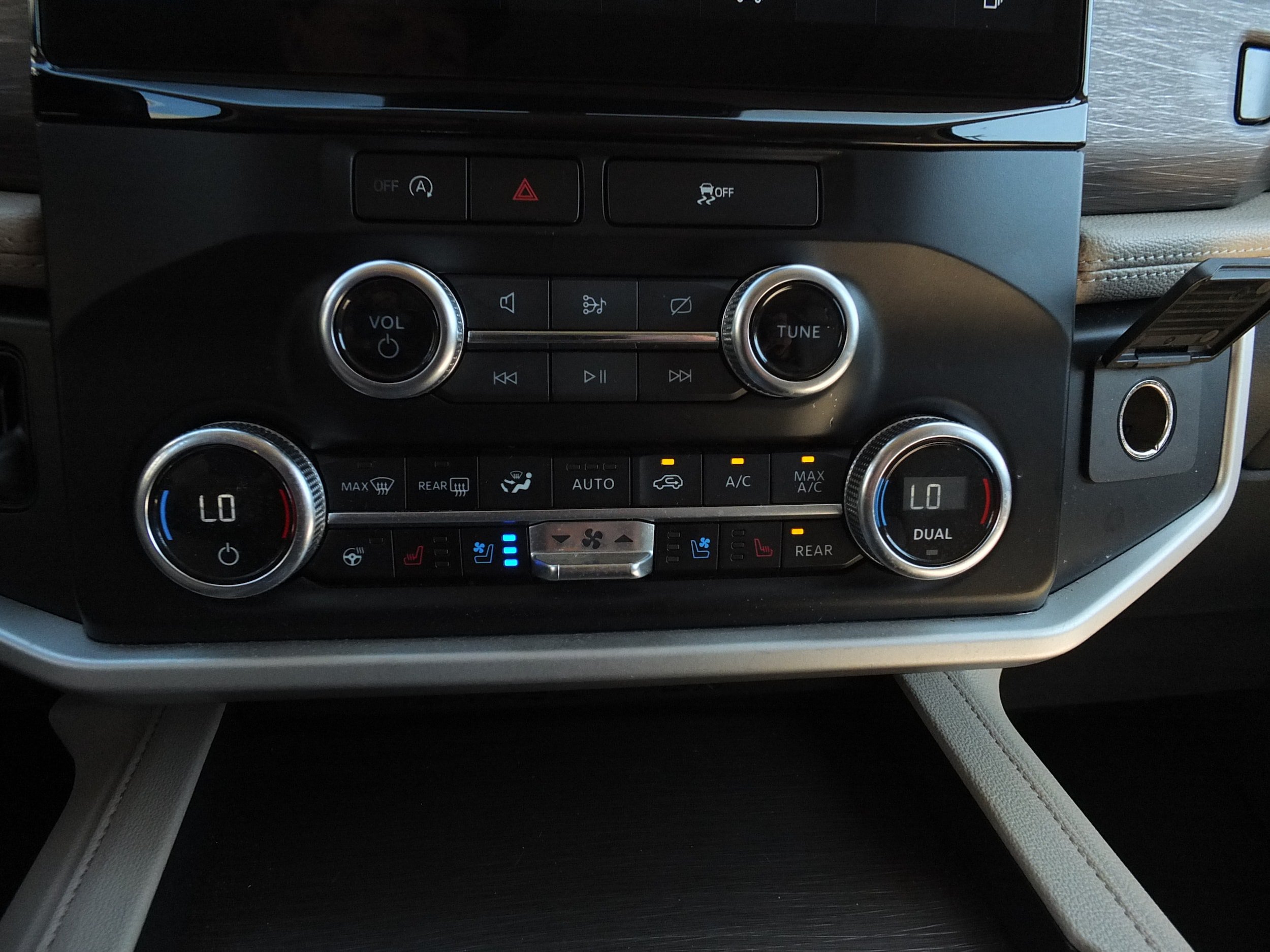 Used 2024 Ford Expedition Max Limited AWD/4WD image 30