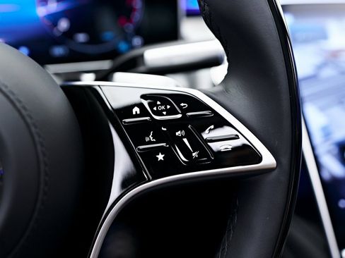 Used 2025 Mercedes-Benz Maybach S 580 4MATIC image 76