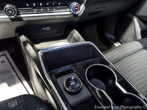 New 2026 Chevrolet Equinox LT image 18