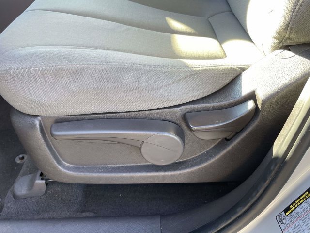 Used 2010 Hyundai Santa Fe GLS FWD image 17