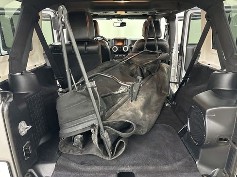 Used 2014 Jeep Wrangler Unlimited Sahara AWD/4WD image 27