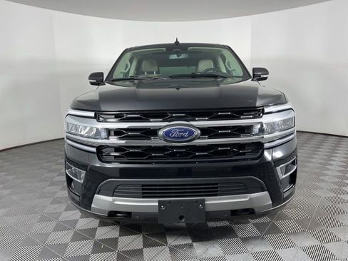 Used 2023 Ford Expedition Limited image 3