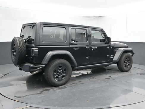 Used 2018 Jeep Wrangler Unlimited Sport AWD/4WD image 2