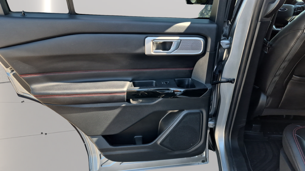 Used 2022 Ford Explorer ST-Line RWD image 25