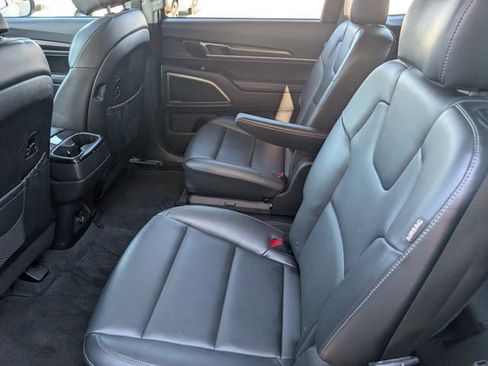Used 2025 Kia Telluride S AWD/4WD image 27