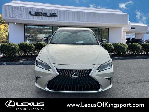 Used 2025 Lexus ES 350 Ultra Luxury image 8