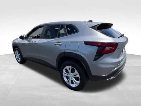 Certified 2026 Chevrolet Trax LS FWD image 4